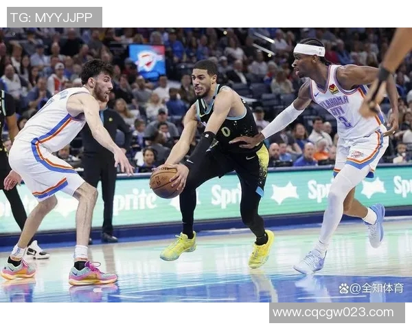 镜头捕捉:NBA赛场小动作引发热议