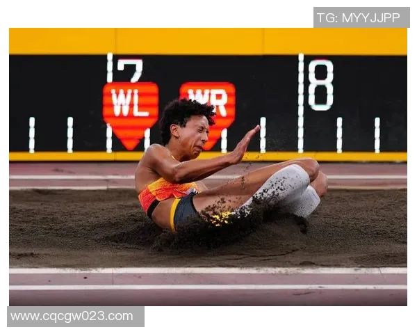 现代田径跳远项目中的起跳角度与成绩线性分析