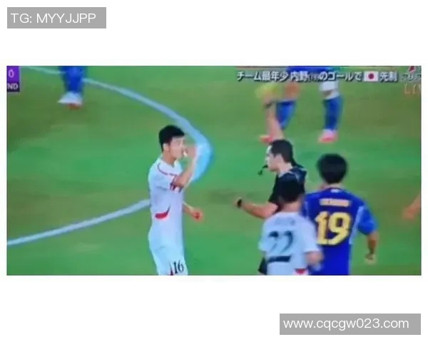 中国运动员夺金后向观众比心暖意满满赛场瞬间感动无数人